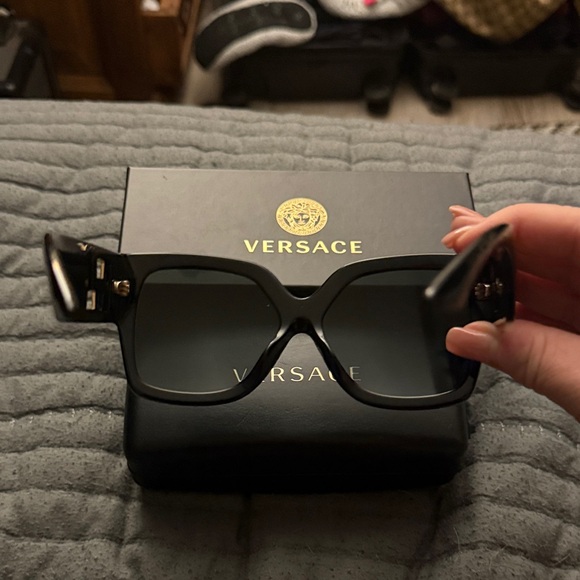 Versace Black Square Women's Sunglasses with Dark Lenses - Picture 3 of 10